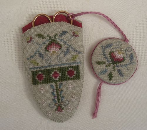 Scissors pocket for Where Stitchers gather embroidered etui